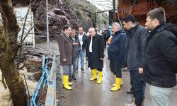 Yahyalı Kaymakamı Gültekin ve Belediye Başkanı Öztürk selden etkilenen bölgede inceleme yaptı