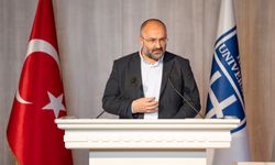 Yazar Taha Kılınç Haliç Üniversitesi'nde öğrencilerle buluştu