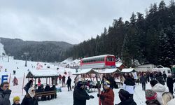 Yıldıztepe Kayak Merkezi'nde hafta sonu yoğunluğu yaşandı