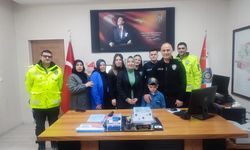 Yozgat'ta polislerden lösemiyi yenen çocuğa doğum günü sürprizi