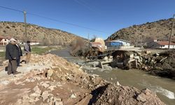 Yozgat'ta sağanak nedeniyle yıkılan köprü sonrası ulaşım başka bir köprüden sağlanıyor