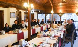 Beypazarı Belediye Başkanı Kasap, meclis üyeleriyle iftarda bir araya geldi