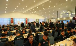 Çubuk Kaymakamı Bakır ile Belediye Başkanı Demirbaş, hafızlık öğrencileriyle iftarda buluştu