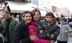 Ünlüce bayram coşkusunu esnafla paylaştı