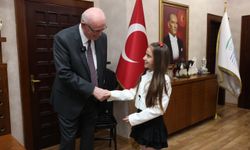 23 Nisan geleneği minik Melis'le yaşatıldı