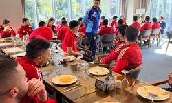 AK Parti Milletvekili Hatipoğlu, Eskişehirspor’u maç öncesi ziyaret etti