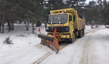 Büyükşehir ekiplerinden karla mücadele