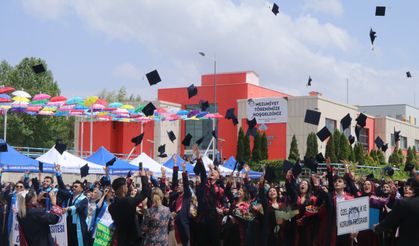 ÇAKÜ'de mezuniyet törenleri başladı
