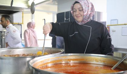 Çankırı'daki lise öğrencileri Türkiye'nin lezzetlerini pansiyonlarında tadıyor