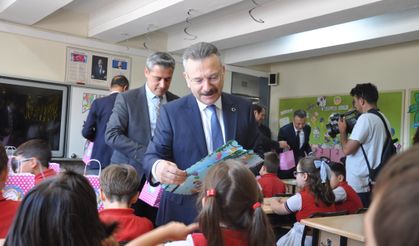 Bursa ve çevre illerdeki öğrenciler karnelerini aldı