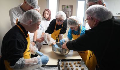 Montaj Atölyesi öğrencileri kurabiye atölyesinde