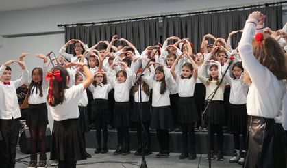 İki Elin Sesi Var Korosu'ndan anlamlı konser