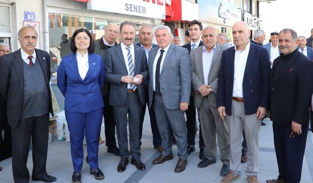 İYİ Parti Genel Başkan Yardımcısı Ofluoğlu, Gölbaşı ilçesinde esnafı ziyaret etti