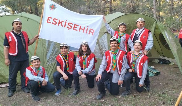 Minik İzciler 57’nci Alay'ın izinden yürüdü
