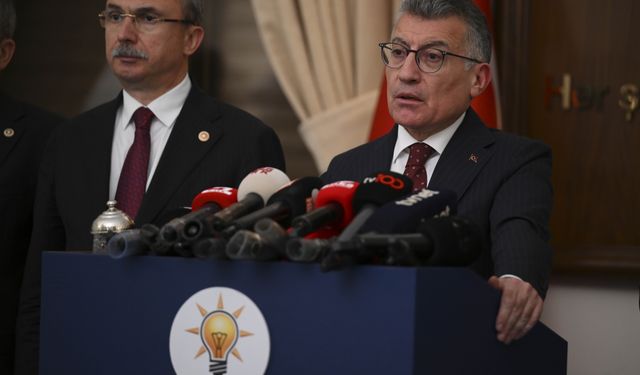AK Parti, 10.Yargı Paketini TBMM Başkanlığına sundu (2)
