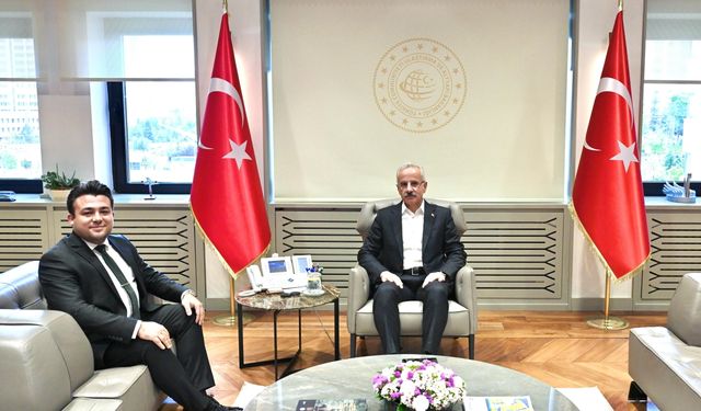 Bakan Uraloğlu, TikTok'un Türkiye üst düzey yetkilisi Fatih Kafadar ile görüştü: