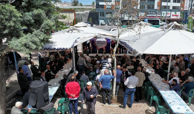 Başkan Çolakbayrakdar, Mithatpaşa Mahallesi sakinleriyle buluştu