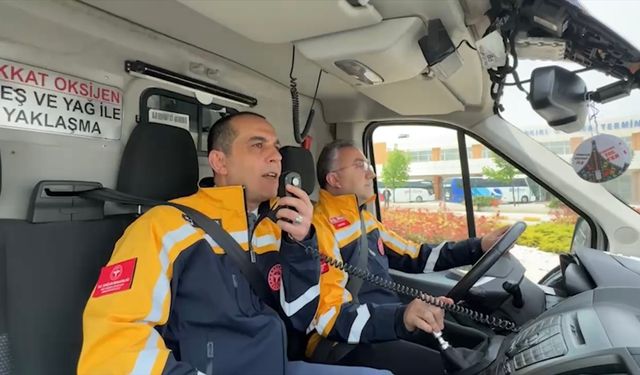 Çankırı Valisi Taşolar "Fermuar Sistemi"ne dikkati çekmek amacıyla ambulanstan anons yaptı