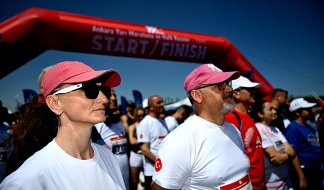 CHP Genel Başkanı Özel, "Ankara Yarı Maratonu ve Halk Koşusu" için düzenlenen programda konuştu: