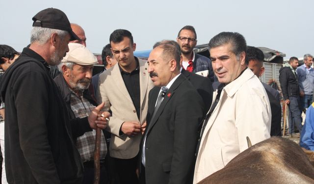CHP Sivas İl Başkanı Doğan, hayvan pazarını ziyaret etti