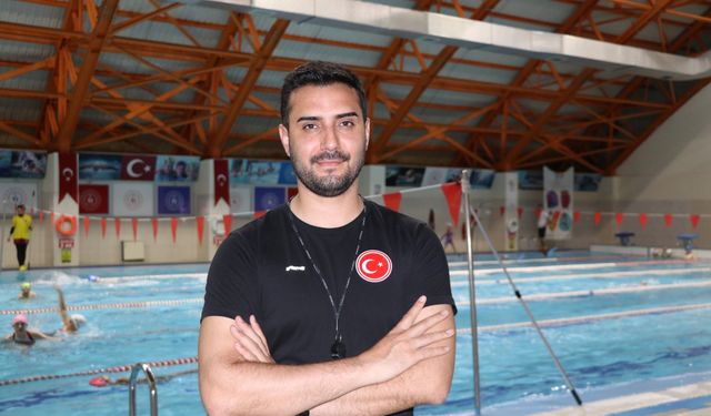 Dünya şampiyonu 12 yaşındaki para yüzücü Kerim'in hedefi olimpiyat şampiyonluğu