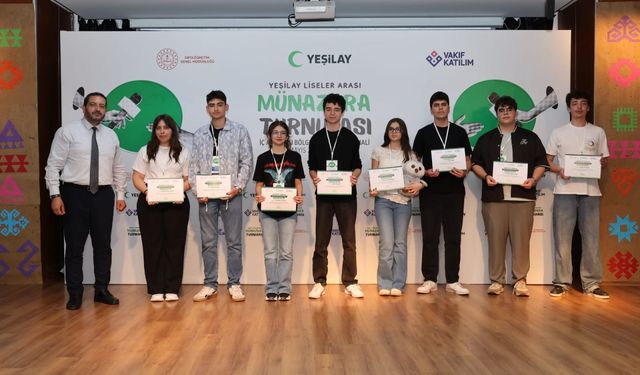 Eskişehir Anadolu Lisesi, Yeşilay Münazara Turnuvası'nda bölgesel etapta birinci oldu