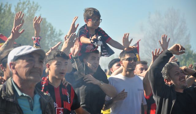 Eskişehirspor, 2 yıl sonra profesyonel lige döndü