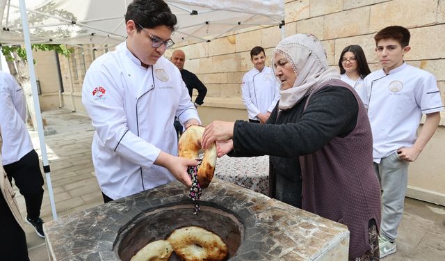 Gastronomi öğrencileri, büyüklerinden öğrendikleri yöresel lezzetleri geleceğe taşıyacak