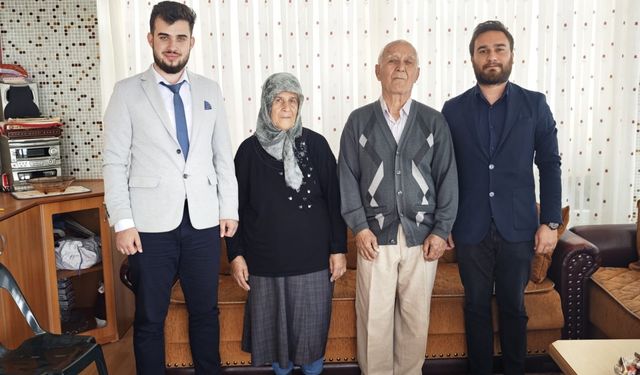 Gemerek'te hastaneye panoramik röntgen cihazı bağışlayan aile ziyaret edildi