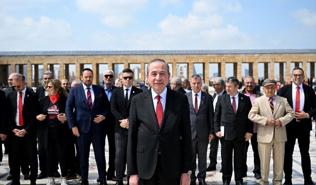 Gençlerbirliği camiası, Anıtkabir'i ve İlhan Cavcav'ın mezarını ziyaret etti