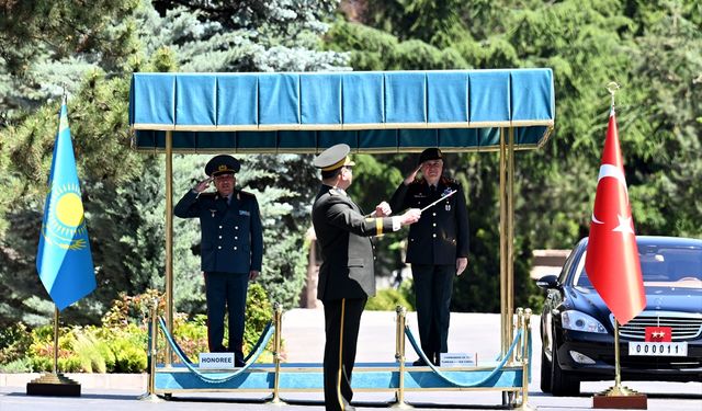 Genelkurmay Başkanı Orgeneral Gürak, Kazakistan Genelkurmay Başkanı Tümgeneral Kamaletdinov ile görüştü