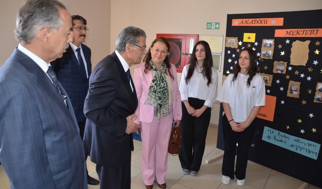 Kahramankazan'da "Anadolu Mektebi Yazar Okumaları Projesi" etkinliği gerçekleştirildi