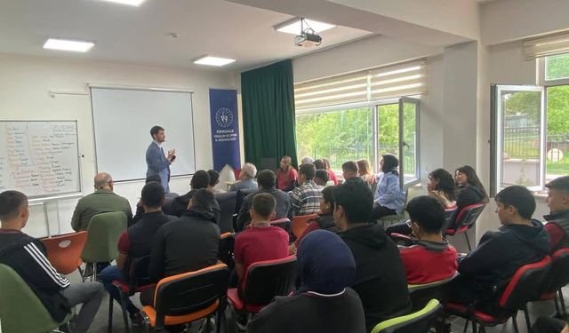 Karakeçili'de öğrenciler bağımlılıklar konusunda bilgilendirildi