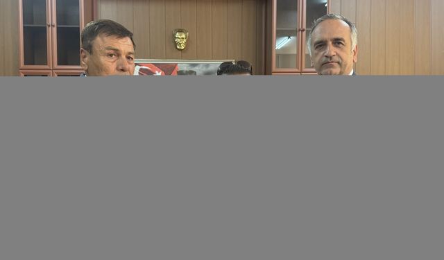 Karaman'da otobüste boğazına şeker kaçan çocuk Heimlich manevrasıyla kurtarıldı