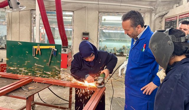 Kaynakçılığı öğrenen kadınlar kendilerine yeni iş alanı oluşturdu