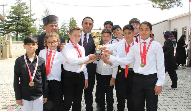 Konya'nın ilçelerinde19 Mayıs Atatürk'ü Anma Gençlik ve Spor Bayramı kutlandı