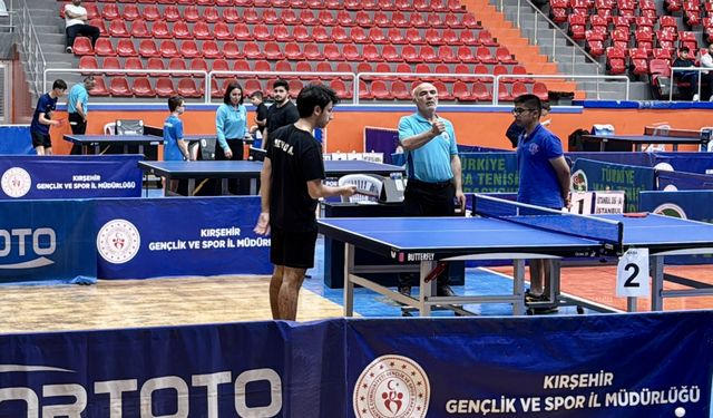 Masa Tenisi Gençler Takım-Ferdi Türkiye Şampiyonası, Kırşehir'de başladı