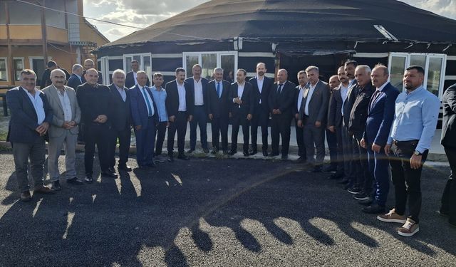 MHP Sivas Milletvekili Özyürek, muhtarlarla bir araya geldi