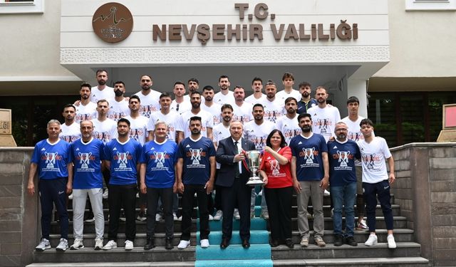Nevşehir Valisi Fidan, Suvermez Kapadokya Spor’u kabul etti