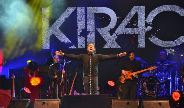 Şarkıcı Kıraç Kahramankazan’da konser verdi