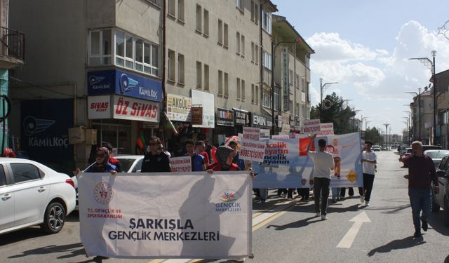 Şarkışla'da farkındalık yürüyüşü düzenledi