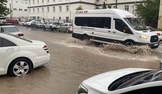 Sivas'ta sağanak etkili oldu