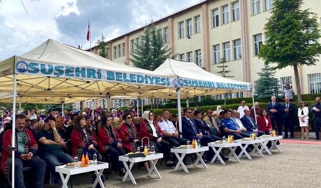 Suşehri Timur Karabal Meslek Yüksekokulu'nda mezuniyet töreni yapıldı
