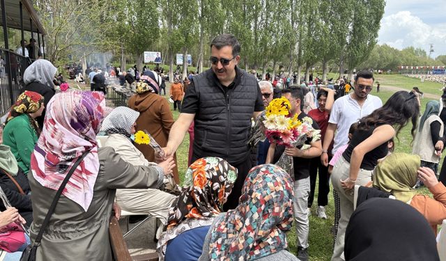 Suşehri'nde Hıdırellez ve Anneler Günü etkinliği düzenlendi