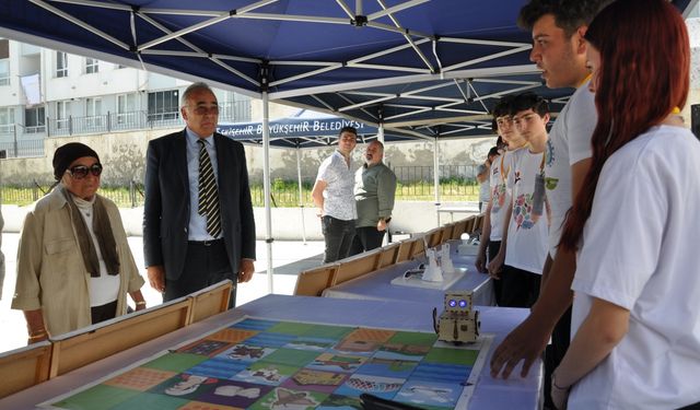 Yunus Emre Mesleki ve Teknik Anadolu Lisesi'nde TÜBİTAK 4006 Bilim Fuarı düzenlendi