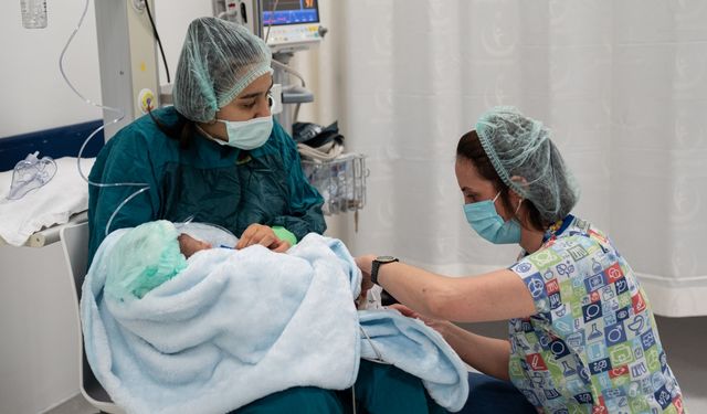 10 günlük bebek göz tansiyonu ameliyatıyla sağlığına kavuştu