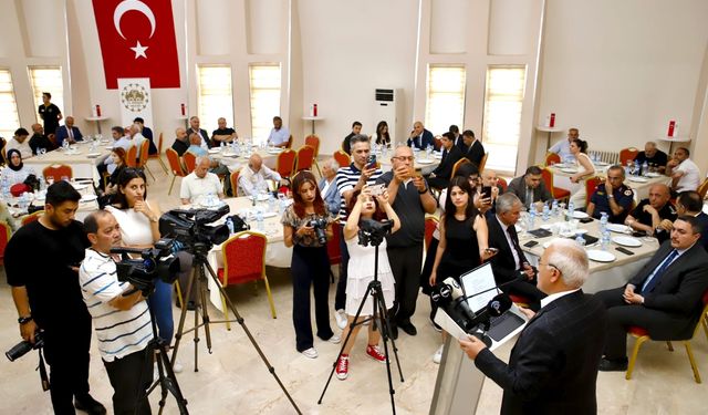 Aksaray Valisi Kumbuzoğlu, yerel ve ulusal medya temsilcileriyle bir araya geldi
