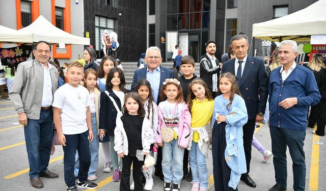 Başkan Büyükkılıç, Geleneksel Bahar Şenliği ve Kermesi'ne katıldı