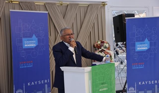 Başkan Büyükkılıç, Kayseri'deki uluslararası öğrencilerle buluştu