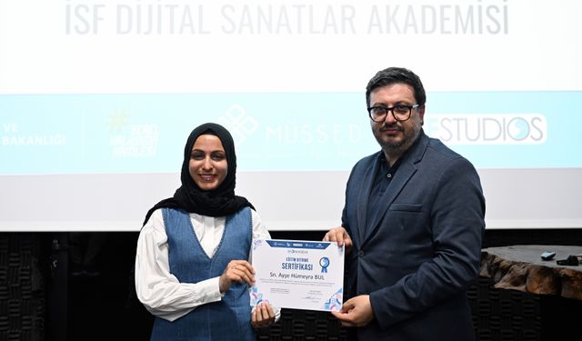 'Dijital Sanat Akademisi'ni başarıyla tamamlayan 49 kursiyer sertifika aldı
